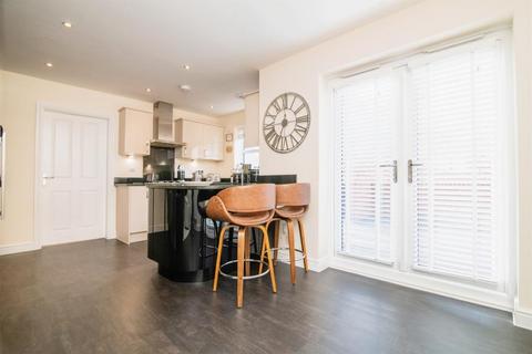 4 bedroom detached house to rent, Bhullar Way, Oldbury B69