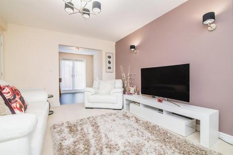 4 bedroom detached house to rent, Bhullar Way, Oldbury B69