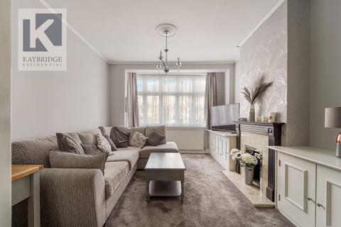 95 Stoneleigh Avenue, Worcester Park, KT4 8XY