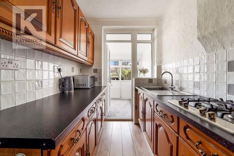 95 Stoneleigh Avenue, Worcester Park, KT4 8XY