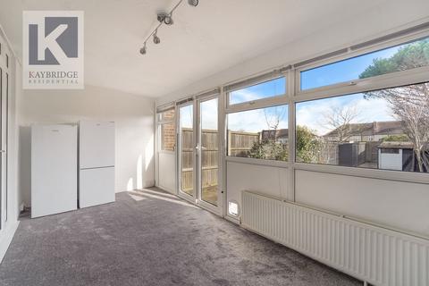 95 Stoneleigh Avenue, Worcester Park, KT4 8XY