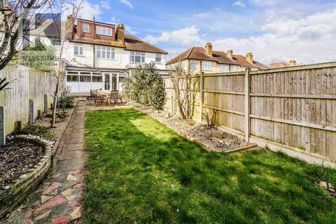 95 Stoneleigh Avenue, Worcester Park, KT4 8XY