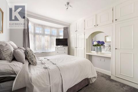 95 Stoneleigh Avenue, Worcester Park, KT4 8XY