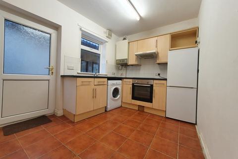 2 bedroom ground floor flat to rent, Llantrisant Street, Cardiff CF24