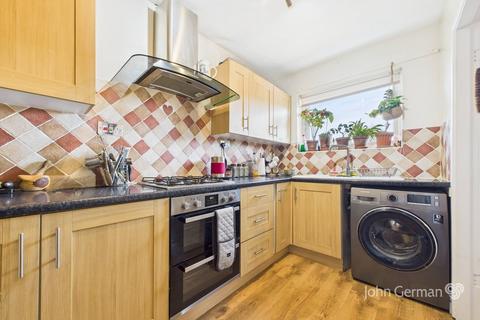 26 Waterside, Burton-on-trent, DE15 9HE