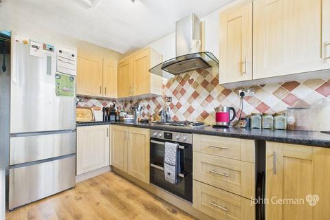 26 Waterside, Burton-on-trent, DE15 9HE