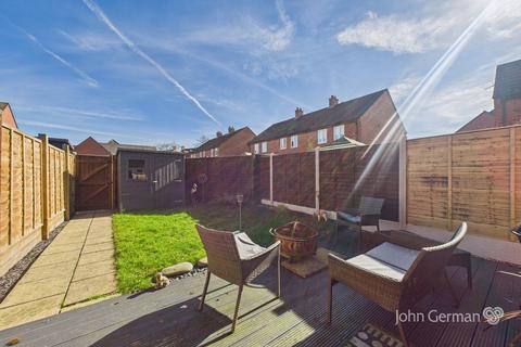 3 bedroom end of terrace house for sale, Nelson Close, Lichfield