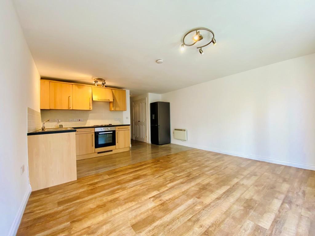 Living Kitchen Area - 2