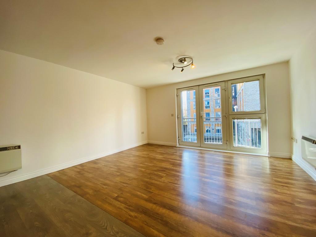 Living Kitchen Area - 3