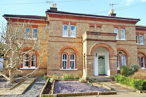 2 bedroom terraced house for sale, Raglan Road, Woking GU21