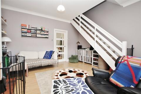 41 Raglan Road, Knaphill, Woking, GU21 2AR