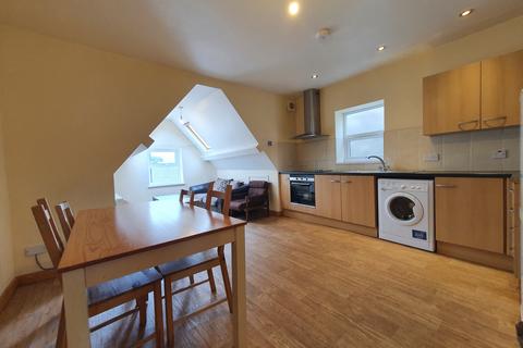 2 bedroom flat to rent, Clifton Street, Cardiff CF24