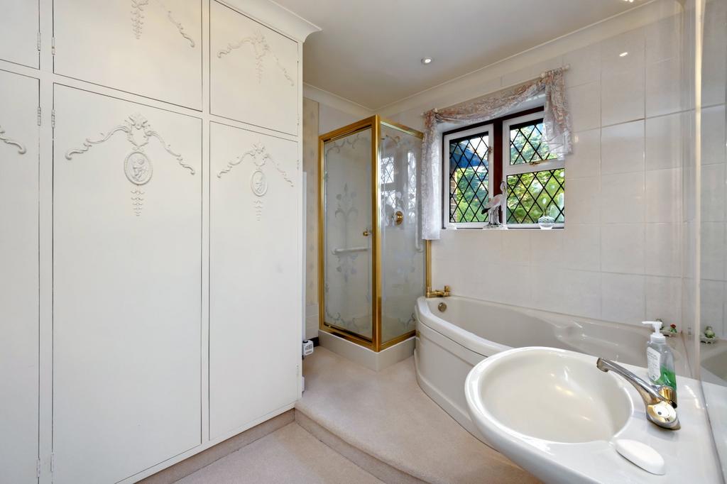 Main En Suite
