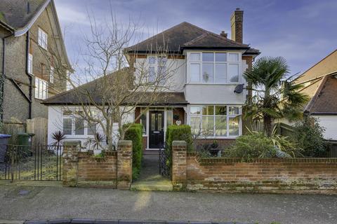 4 bedroom detached house for sale, Garfield Road, Suffolk IP11