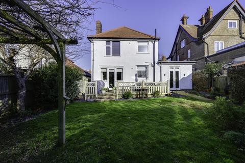 4 bedroom detached house for sale, Garfield Road, Suffolk IP11