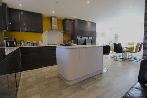 5 bedroom detached house for sale, Crow Hill, Sandy