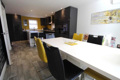 5 bedroom detached house for sale, Crow Hill, Sandy