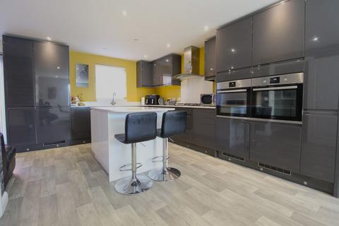 5 bedroom detached house for sale, Crow Hill, Sandy