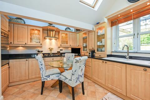 4 bedroom terraced house for sale, Osborne Road, Petersfield GU32