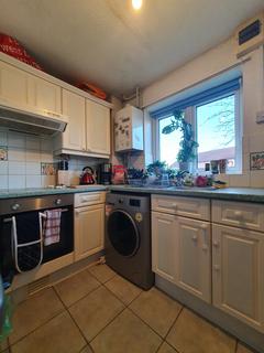 2 bedroom semi-detached house to rent, Spring Grove, Thornhill CF14