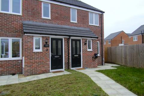 2 bedroom semi-detached house to rent, Shingle Way, Clacton-on-Sea CO16