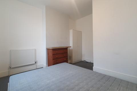 1 bedroom in a house share to rent, Emerald Street, Cardiff CF24