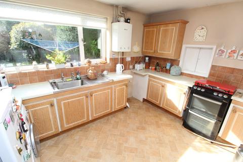 4 bedroom detached house for sale, Greenacres Drive, Lutterworth LE17