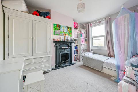 91 Troughton Road, London, SE7 7QF