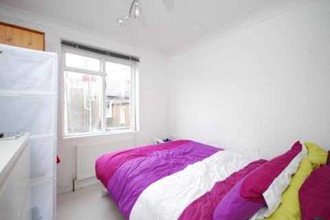 Studio to rent, Dawes Road, Fulham Broadway, London, SW6