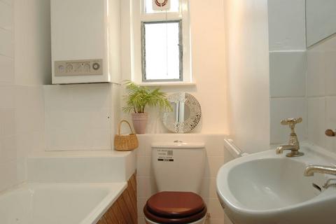 Studio to rent, Dawes Road, Fulham Broadway, London, SW6