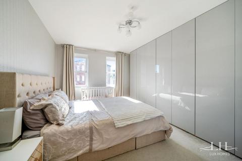 Flat 12, Norfolk Court Norwich Crescent, Chadwell Heath, Romford, RM6 4UN