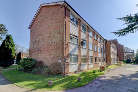 2 bedroom apartment to rent, Milverton Crescent West, Leamington Spa