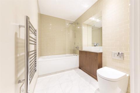 3 bedroom apartment for sale, Duckman Tower, London E14