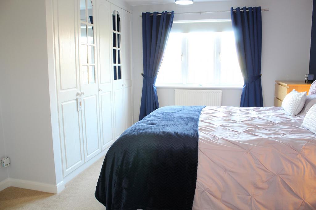 Bedroom 1 Picture 2