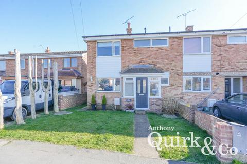 3 bedroom end of terrace house for sale, Link Road, Canvey Island, SS8