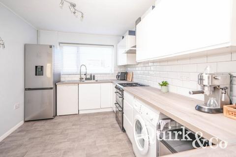 3 bedroom end of terrace house for sale, Link Road, Canvey Island, SS8