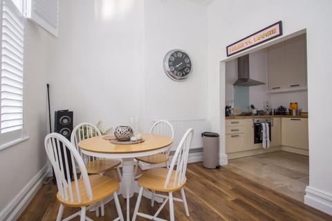 2 bedroom flat for sale, Windsor Lofts, Penarth