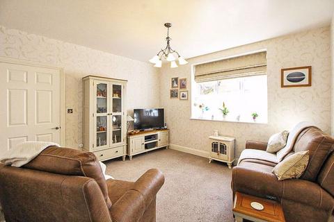 2 bedroom ground floor flat for sale, Birmingham New Road, COSELEY, WV14 9PR