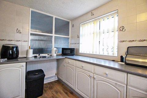 2 bedroom flat for sale, Ettymore Close, SEDGLEY, DY3 3SP