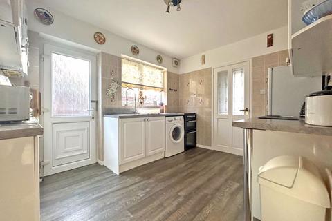 2 bedroom semi-detached house for sale, Maple Leaf Road, Wednesbury