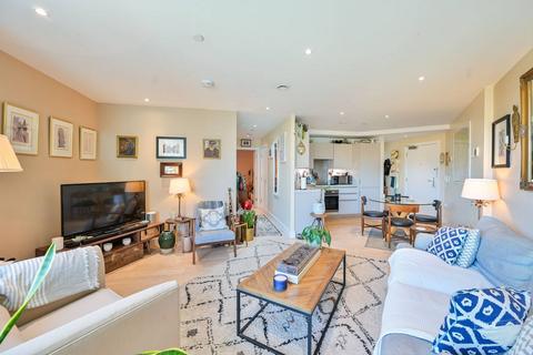 2 bedroom flat for sale, Churchyard Row, Elephant and Castle, London, SE11