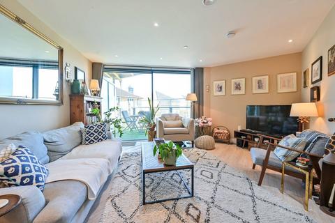 2 bedroom flat for sale, Churchyard Row, Elephant and Castle, London, SE11