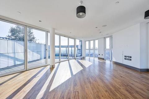 3 bedroom flat for sale, Altitude Point, Alie Street, Aldgate, London, E1