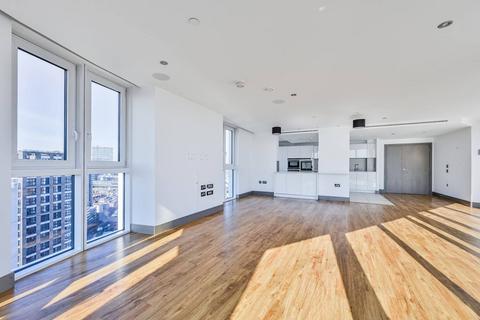 3 bedroom flat for sale, Altitude Point, Alie Street, Aldgate, London, E1