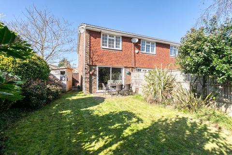 2 bedroom end of terrace house for sale, Mayfield Close, Hersham, Walton-On-Thames