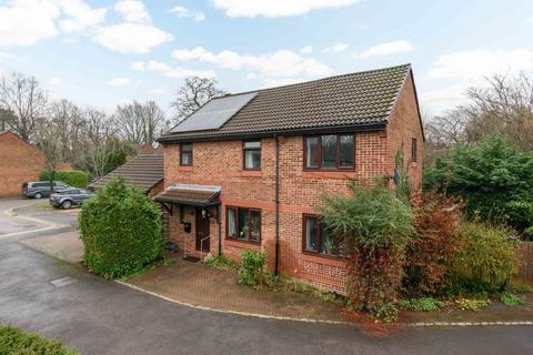 3 bedroom detached house for sale, Fisher Close, Hersham, Walton-On-Thames