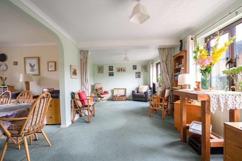 3 bedroom detached house for sale, Fisher Close, Hersham, Walton-On-Thames