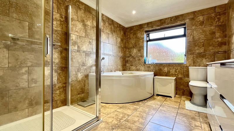 En-Suite to Bedroom