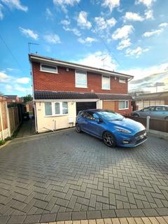 3 bedroom semi-detached house to rent, Gordon Crescent, Brierley Hill DY5