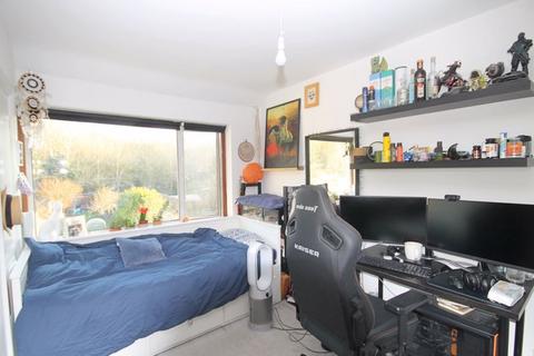 3 bedroom terraced house for sale, Robin Hood Way, Greenford